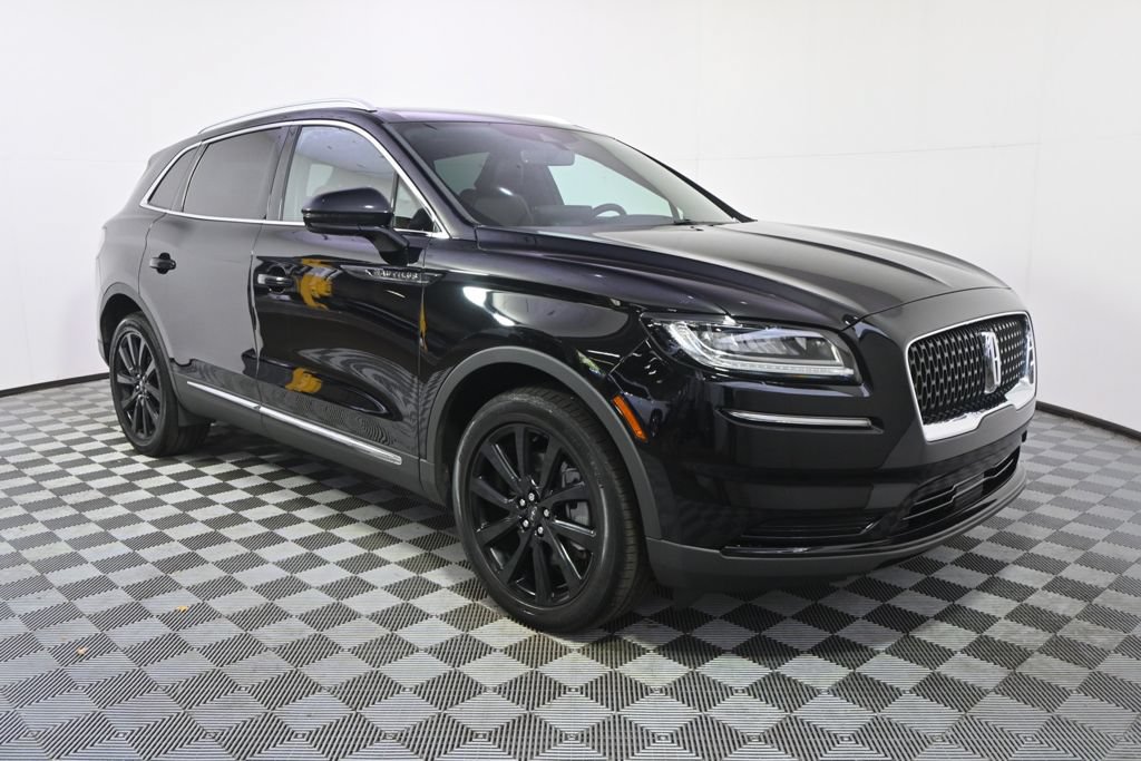 Used 2023 Lincoln Nautilus Reserve w/ Monochromatic Package AWD/4WD image 8