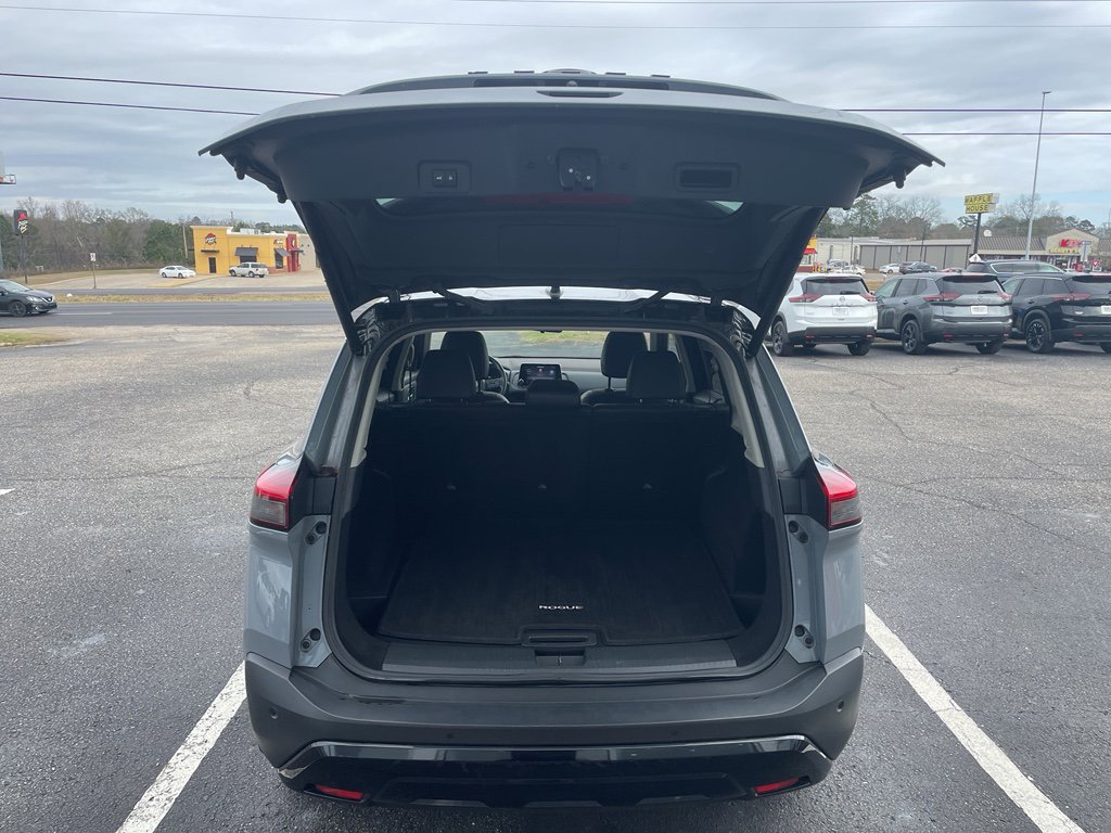 Certified 2023 Nissan Rogue SV w/ SV Premium Package image 22