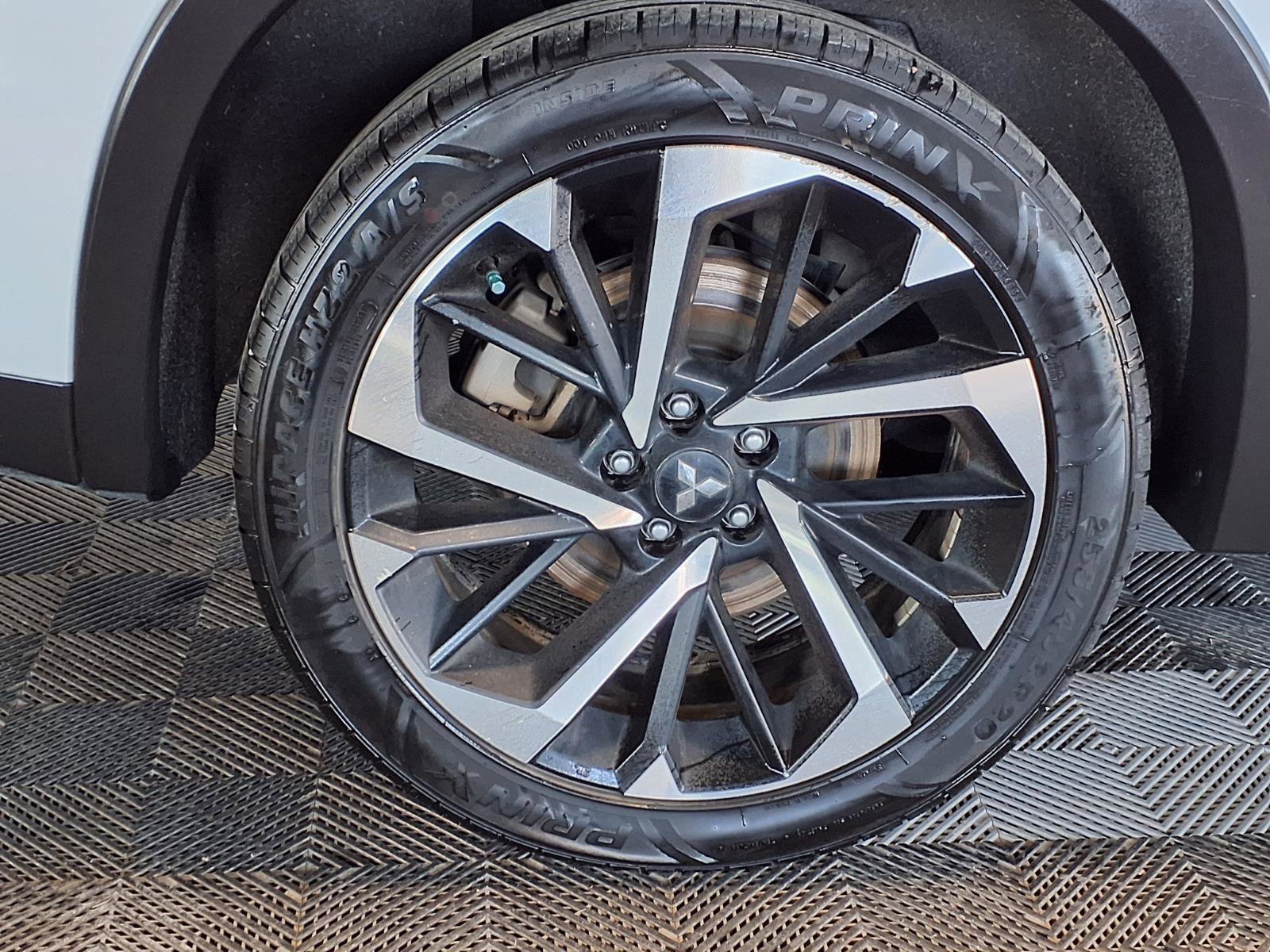 Used 2022 Mitsubishi Outlander SE image 9