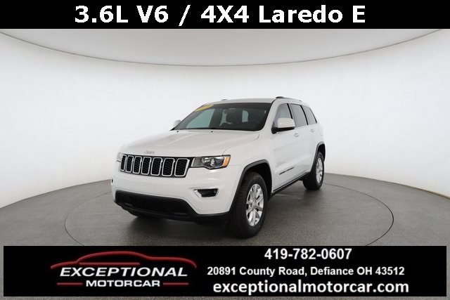 Used 2021 Jeep Grand Cherokee Laredo image 1