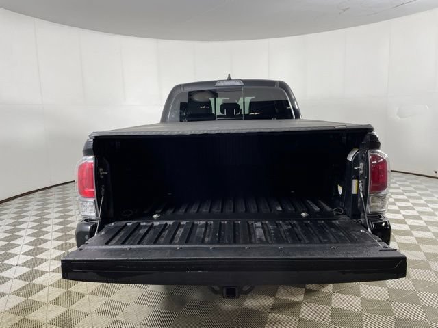 Used 2021 Toyota Tacoma TRD Off-Road w/ TRD Premium Off Road Package AWD/4WD image 9