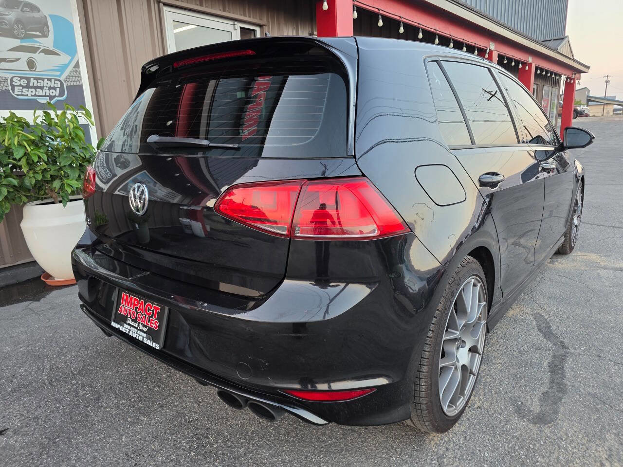 Used 2016 Volkswagen Golf R 4-Door image 10