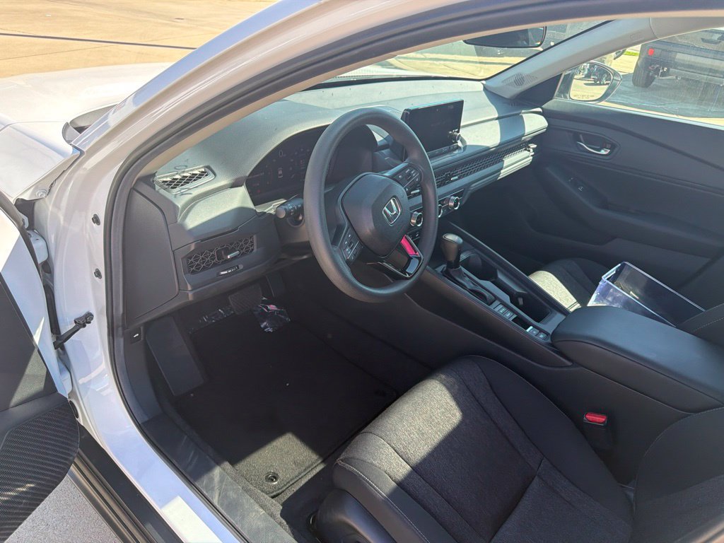 Used 2025 Honda Accord SE image 25
