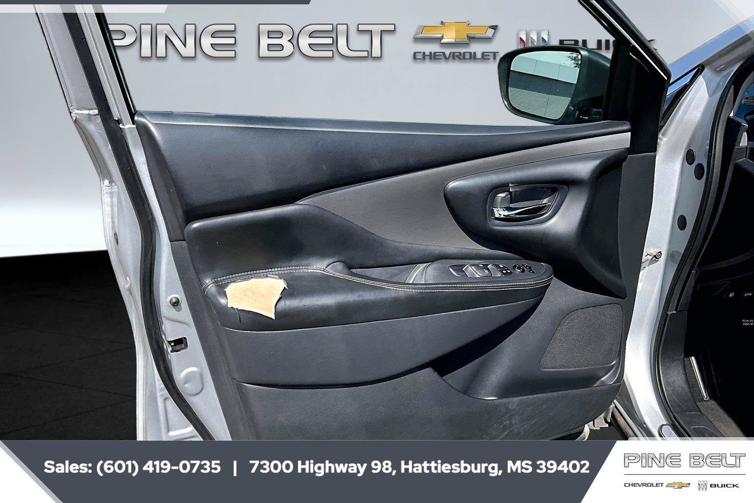Used 2019 Nissan Murano S FWD image 17