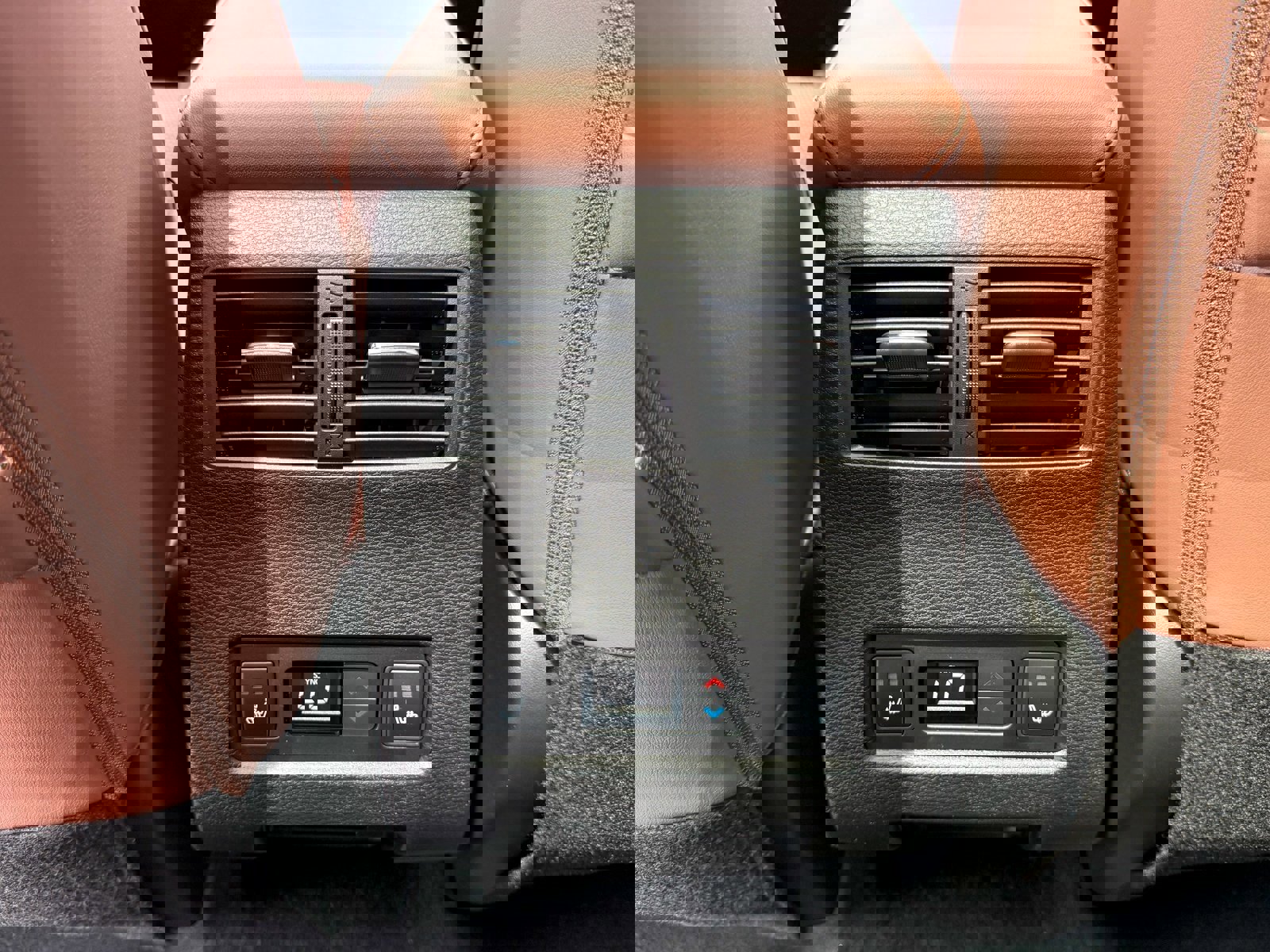New 2025 Mitsubishi Outlander SEL image 11