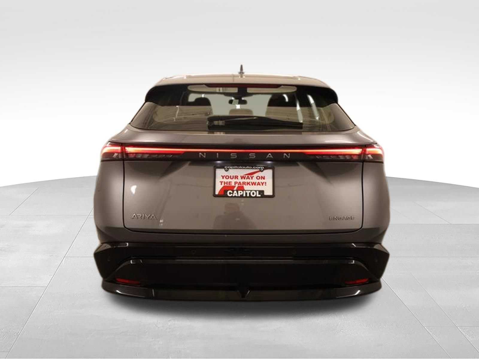 Used 2023 Nissan Ariya FWD image 3