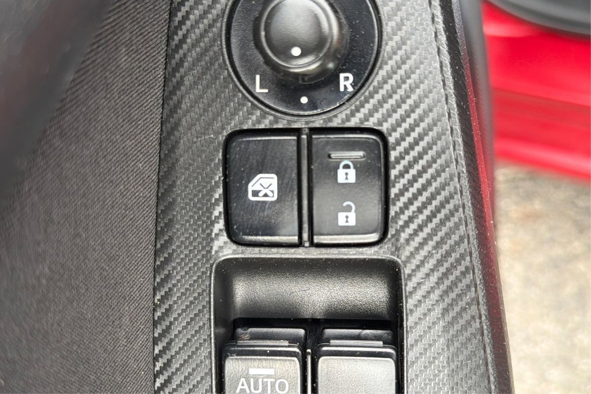 Used 2016 MAZDA MAZDA3 i Sport FWD image 34
