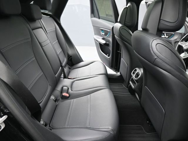 Used 2024 Mercedes-Benz GLC 300 4MATIC image 29