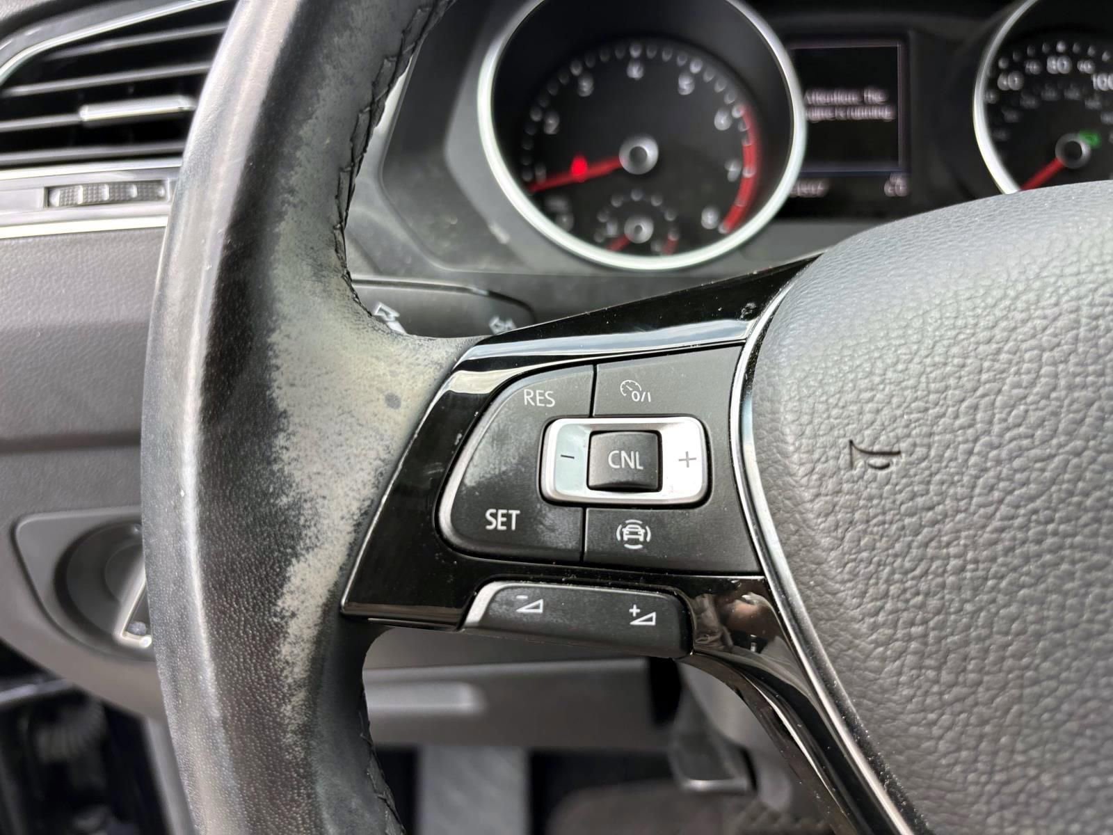 Used 2019 Volkswagen Tiguan SE w/ Panoramic Sunroof Package AWD/4WD image 17