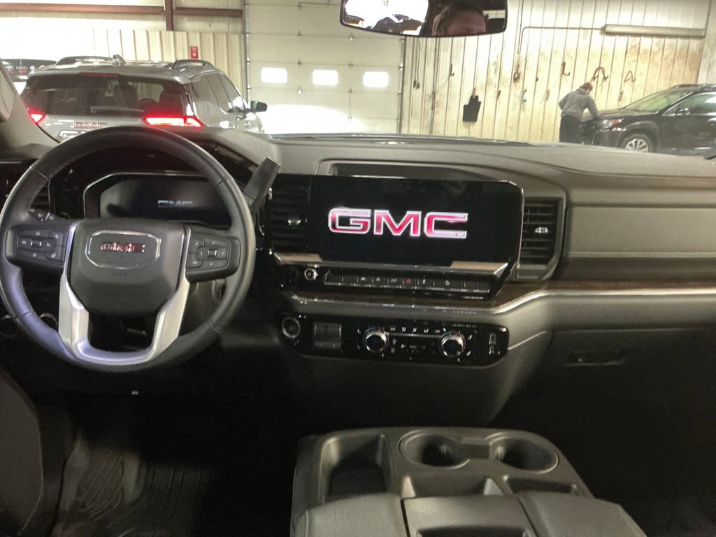 Used 2023 GMC Sierra 1500 Elevation AWD/4WD image 18