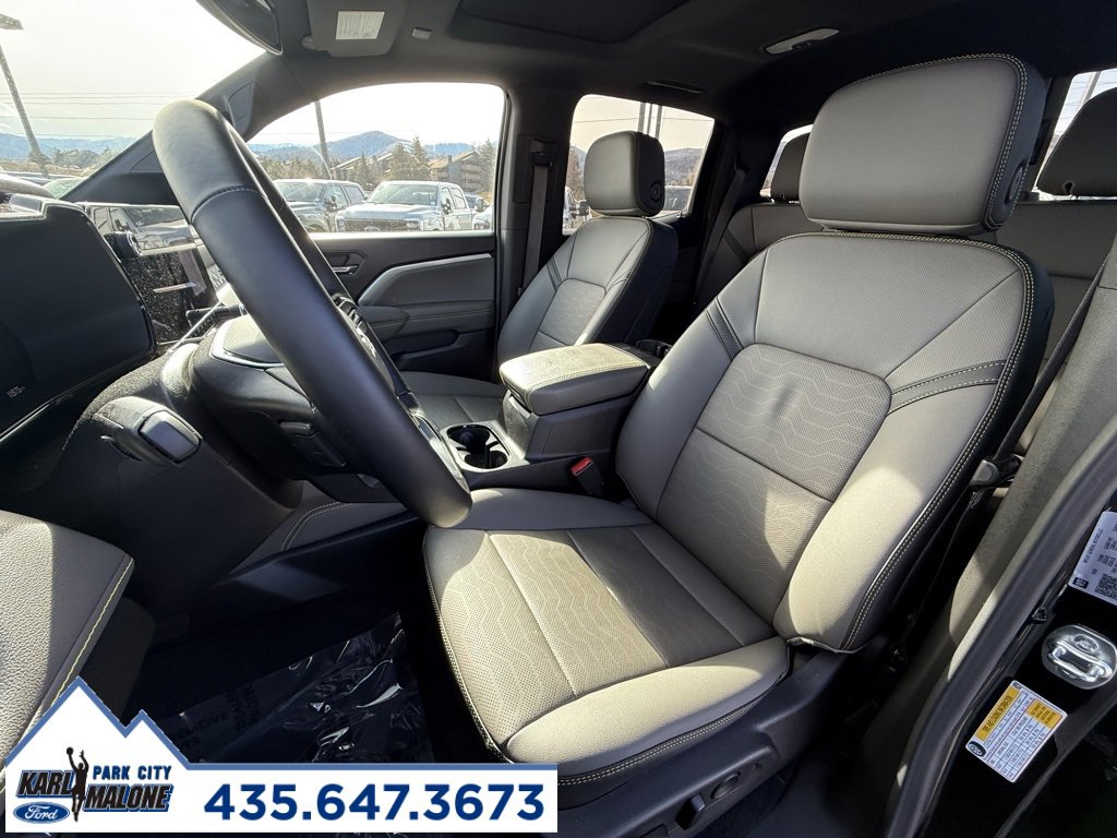 Used 2025 Chevrolet Colorado ZR2 w/ Technology Package image 13