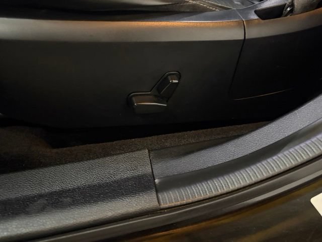 Used 2013 Chrysler 200 Limited FWD image 29