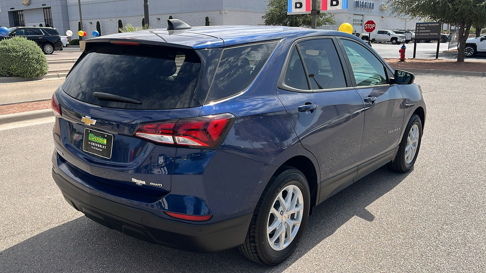 Used 2022 Chevrolet Equinox LS w/ LS Convenience Package AWD/4WD image 8