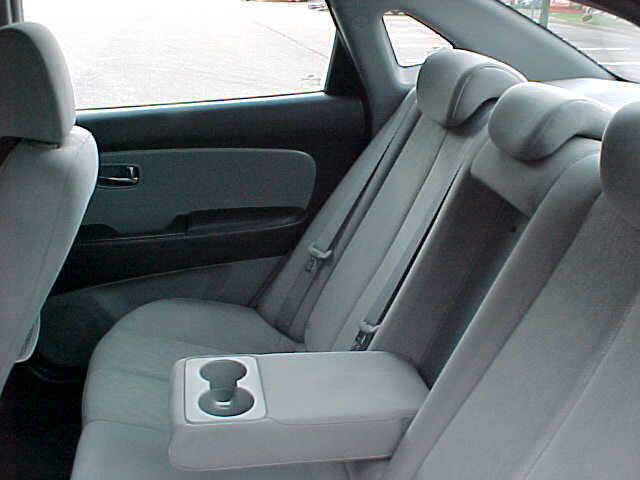 Used 2010 Hyundai Elantra GLS image 9