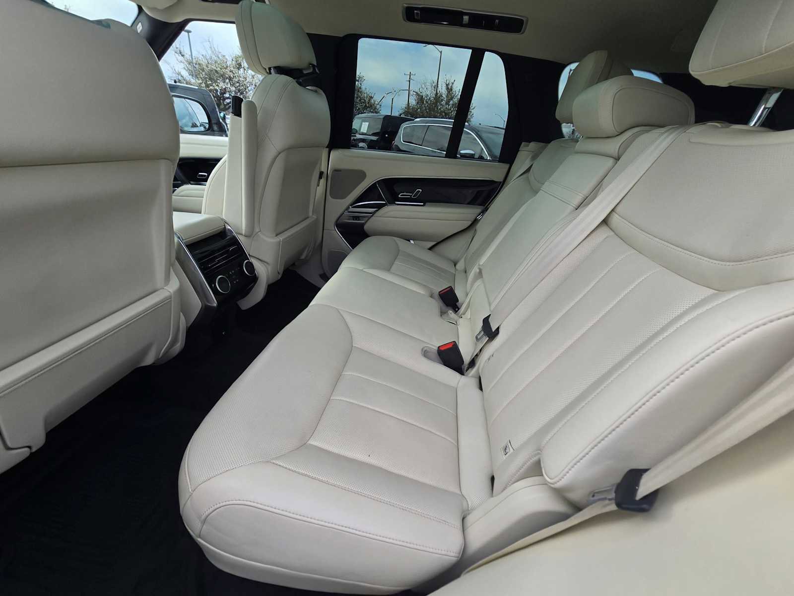Used 2024 Land Rover Range Rover SE image 20