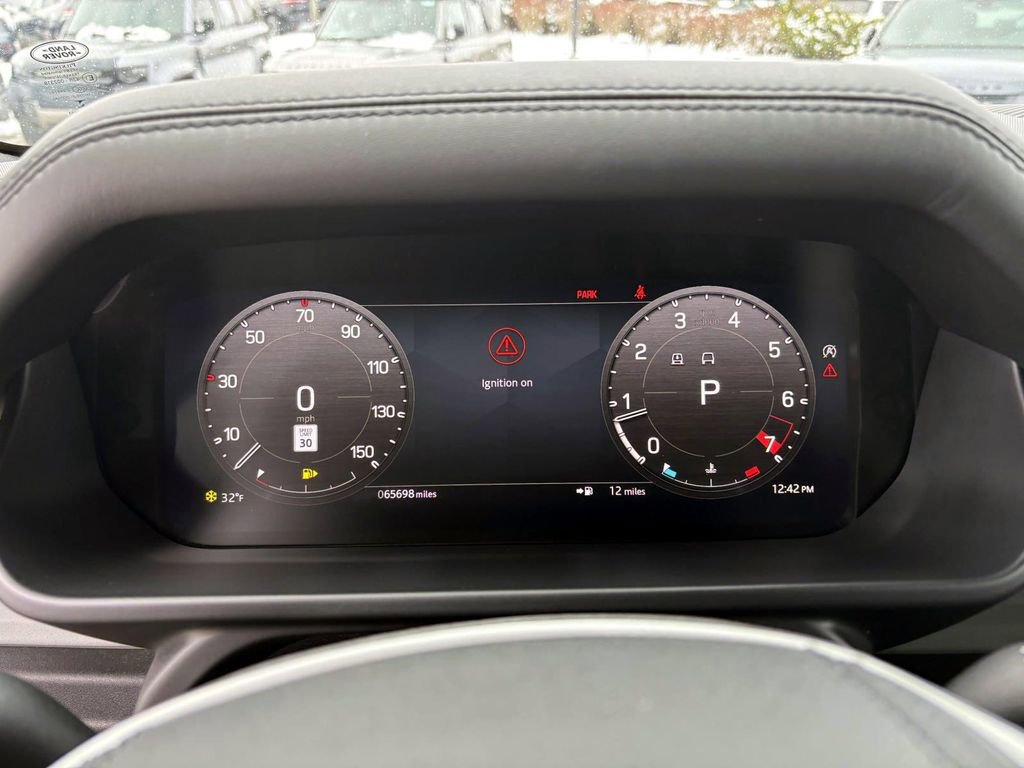 Used 2023 Land Rover Defender 130 X-Dynamic SE image 14