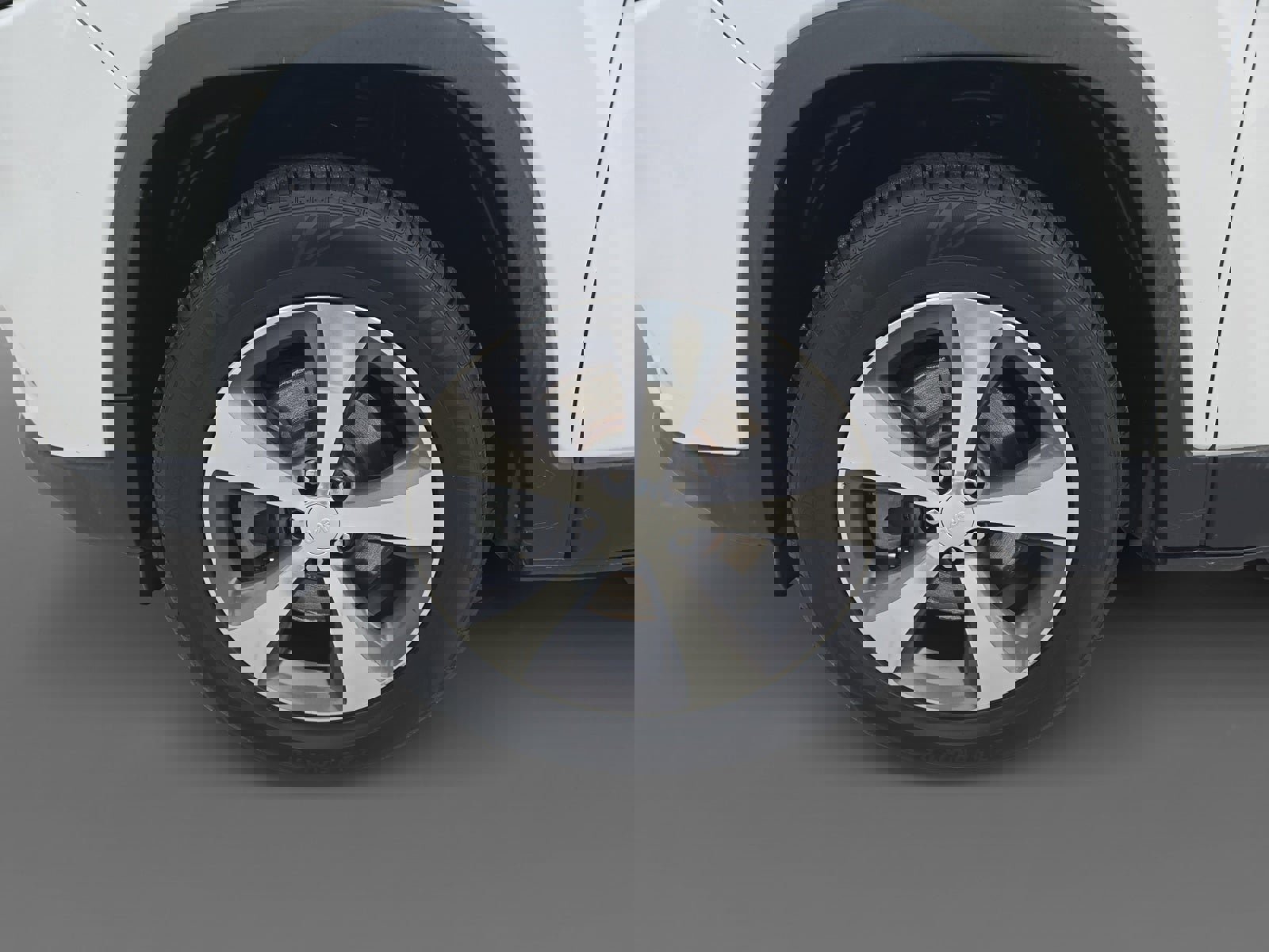 Used 2019 Jeep Cherokee Limited image 9