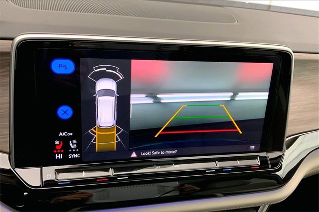 Used 2025 Volkswagen Atlas SEL image 21