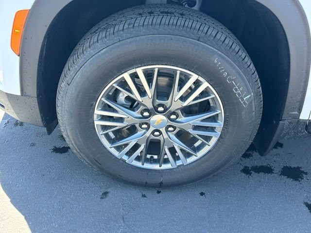 New 2026 Chevrolet Traverse LT w/ LPO, Floor Liner Package AWD/4WD image 13