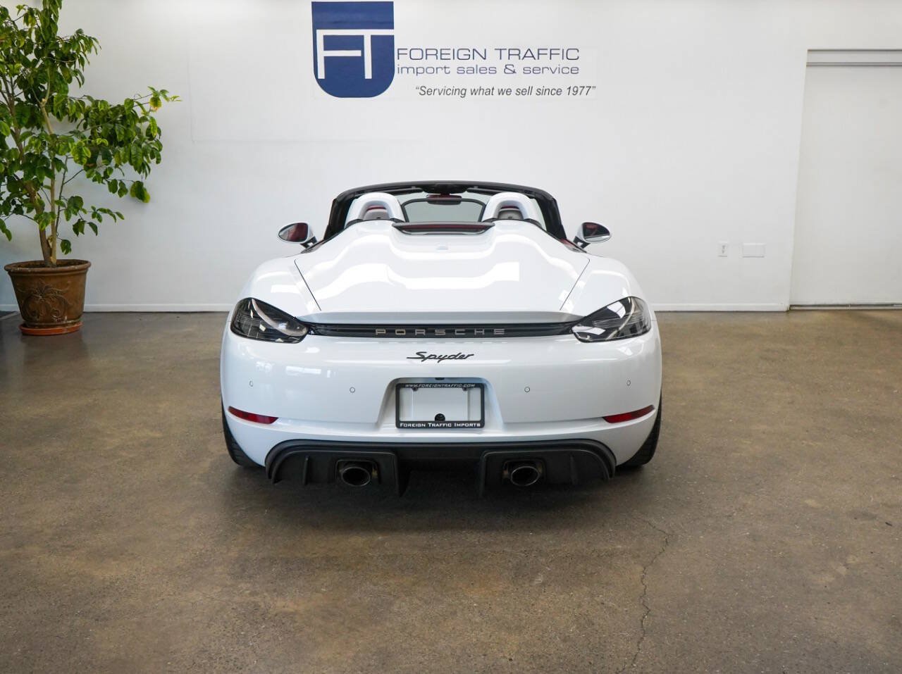 Used 2020 Porsche 718 Boxster Spyder RWD image 4