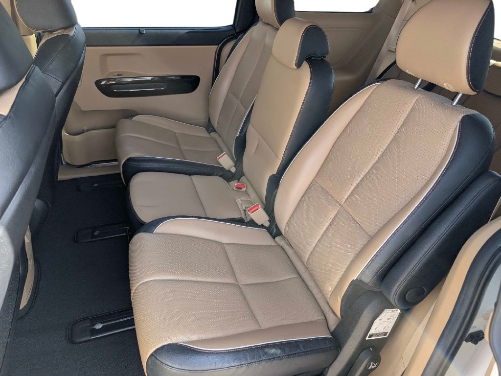 Used 2018 Kia Sedona SX Limited FWD image 19