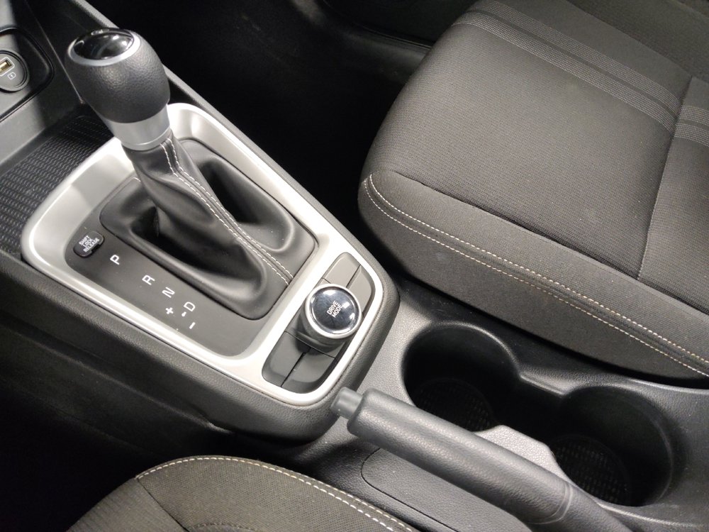 Used 2020 Hyundai Venue SEL image 26