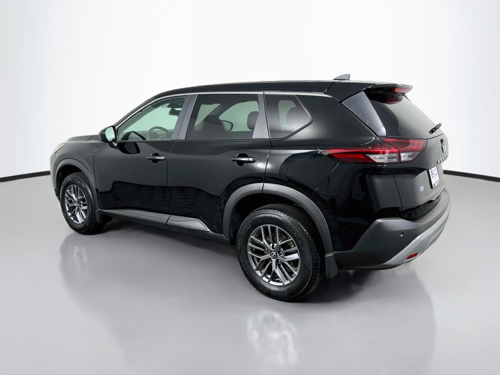 Used 2023 Nissan Rogue S AWD/4WD image 5