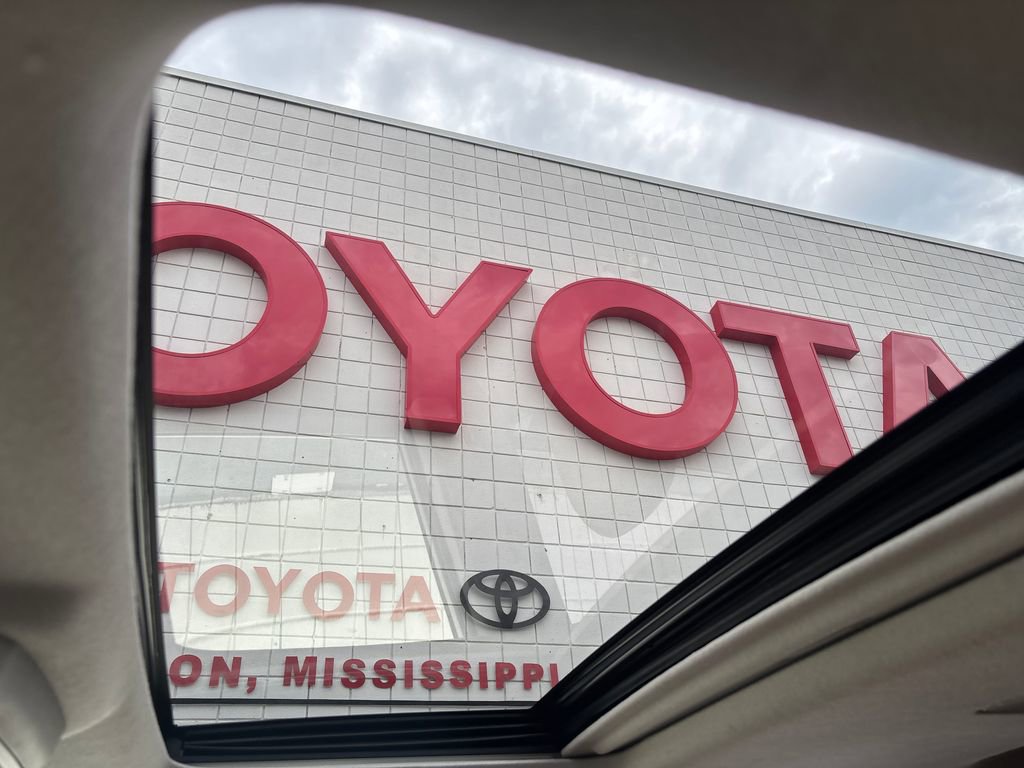 Used 2015 Toyota 4Runner Limited AWD/4WD image 17