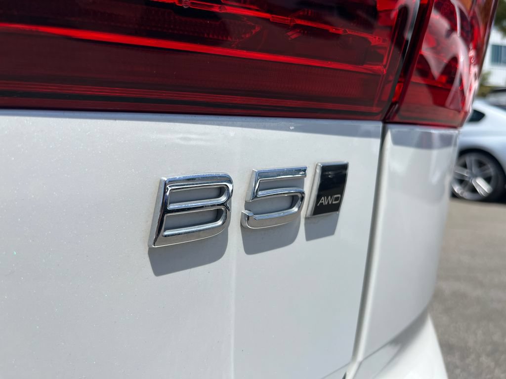 Used 2023 Volvo XC60 B5 Plus AWD/4WD image 13