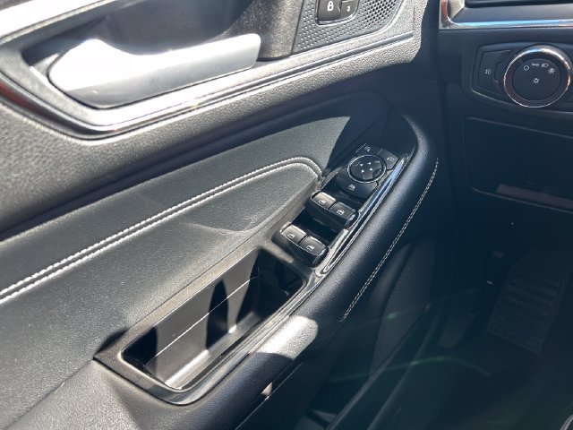 Used 2020 Ford Edge Titanium w/ Equipment Group 301A AWD/4WD image 8