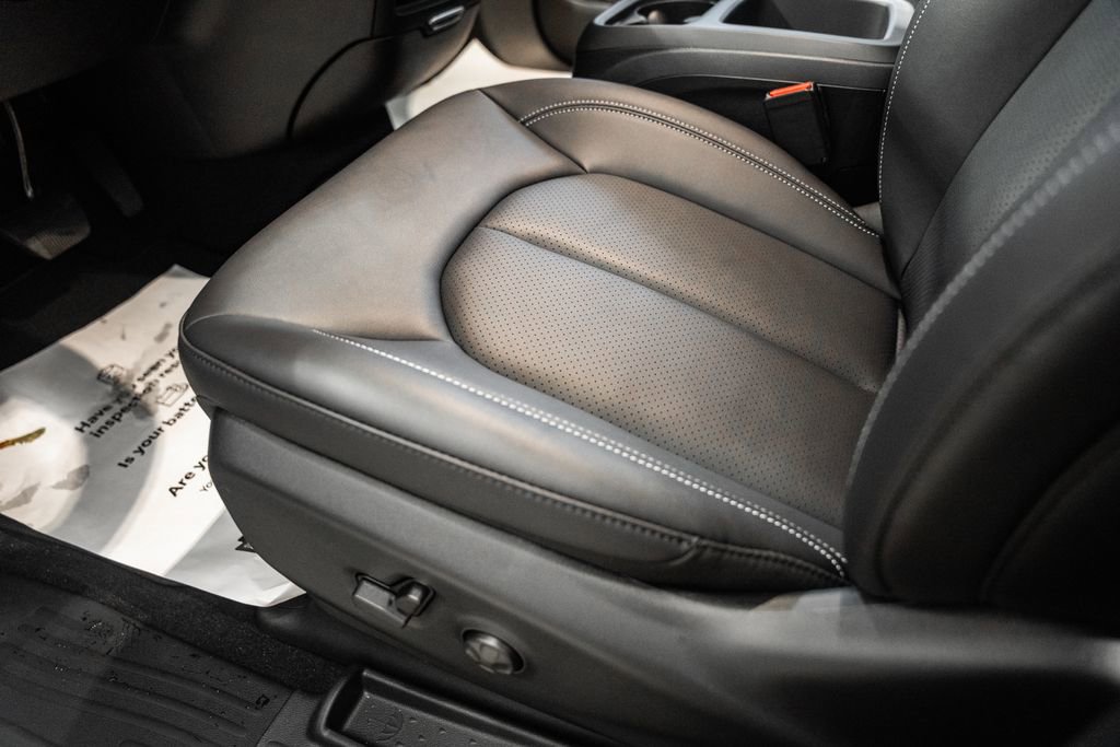 New 2026 Chrysler Pacifica Select image 37
