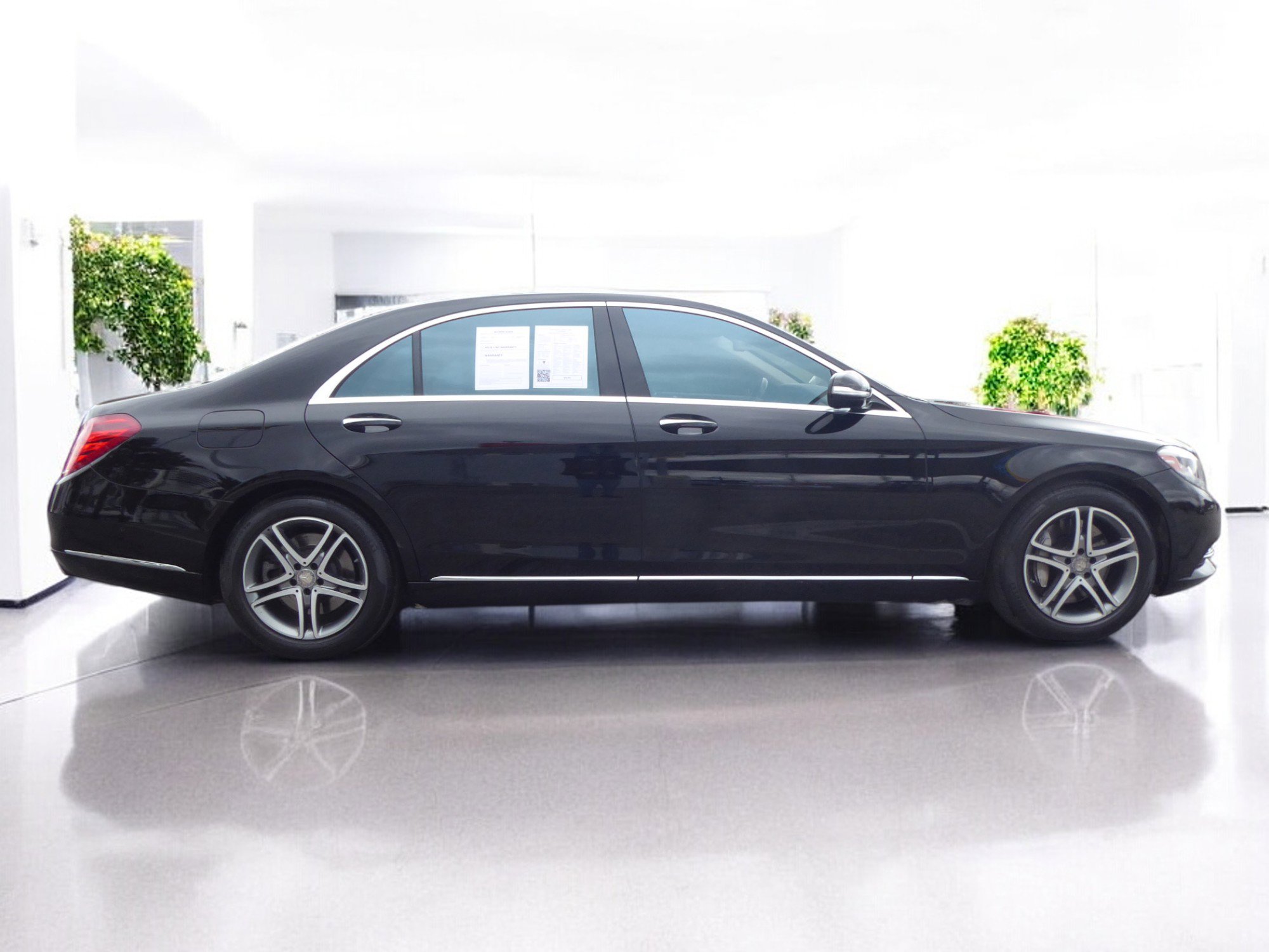 Used 2016 Mercedes-Benz S 550 4MATIC Sedan w/ Premium Package image 6