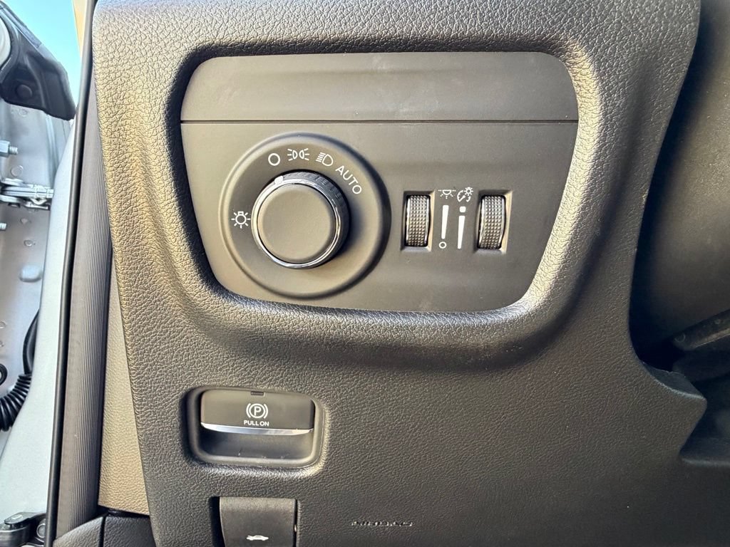 New 2026 Jeep Grand Cherokee Altitude AWD/4WD image 21