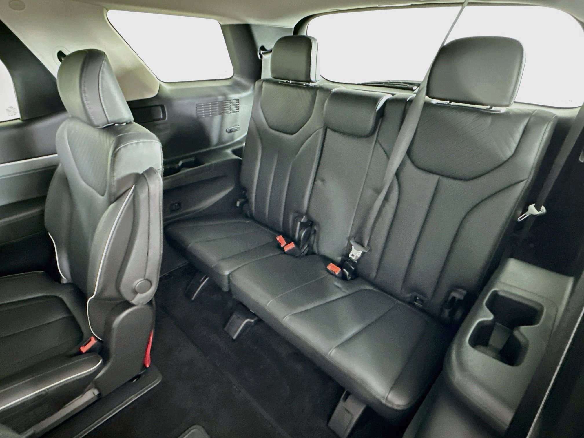 Used 2025 Hyundai Palisade SEL FWD image 29