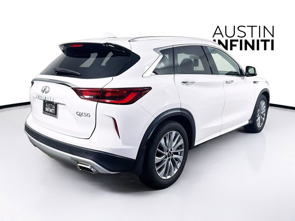 Certified 2023 INFINITI QX50 Luxe FWD image 9