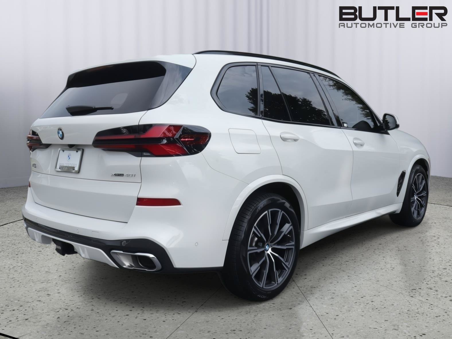 Used 2024 BMW X5 xDrive40i w/ M Sport Package AWD/4WD image 7