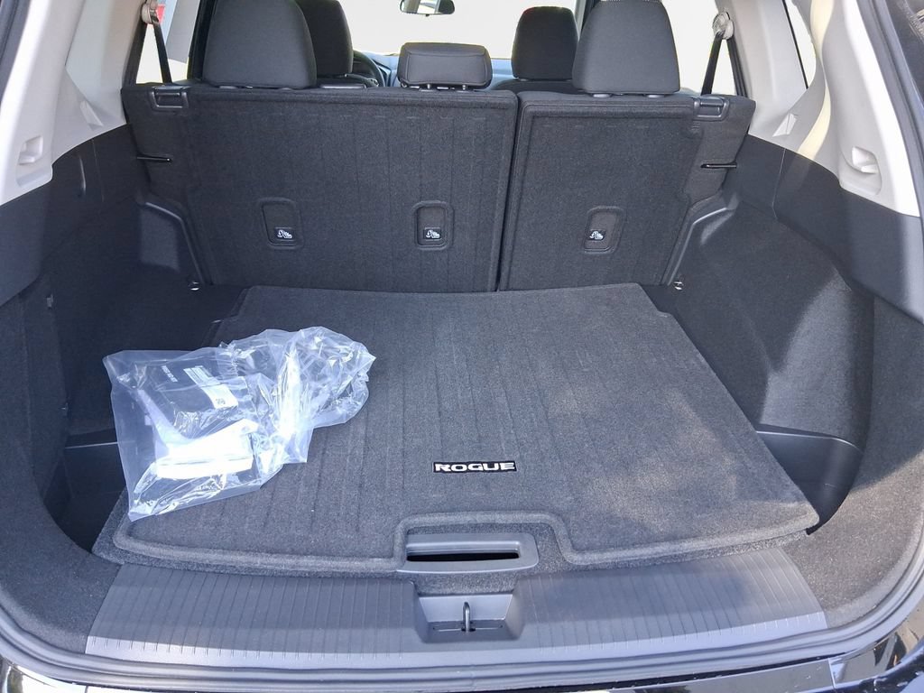 Used 2026 Nissan Rogue S FWD image 25