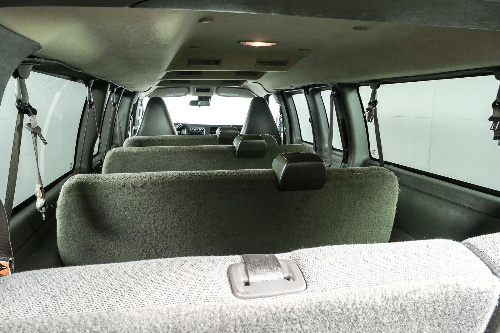 Used 2025 GMC Savana 3500 LT w/ LT Preferred Equipment Group RWD image 28