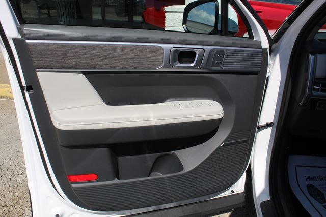Used 2025 Hyundai Santa Fe Limited AWD/4WD image 8