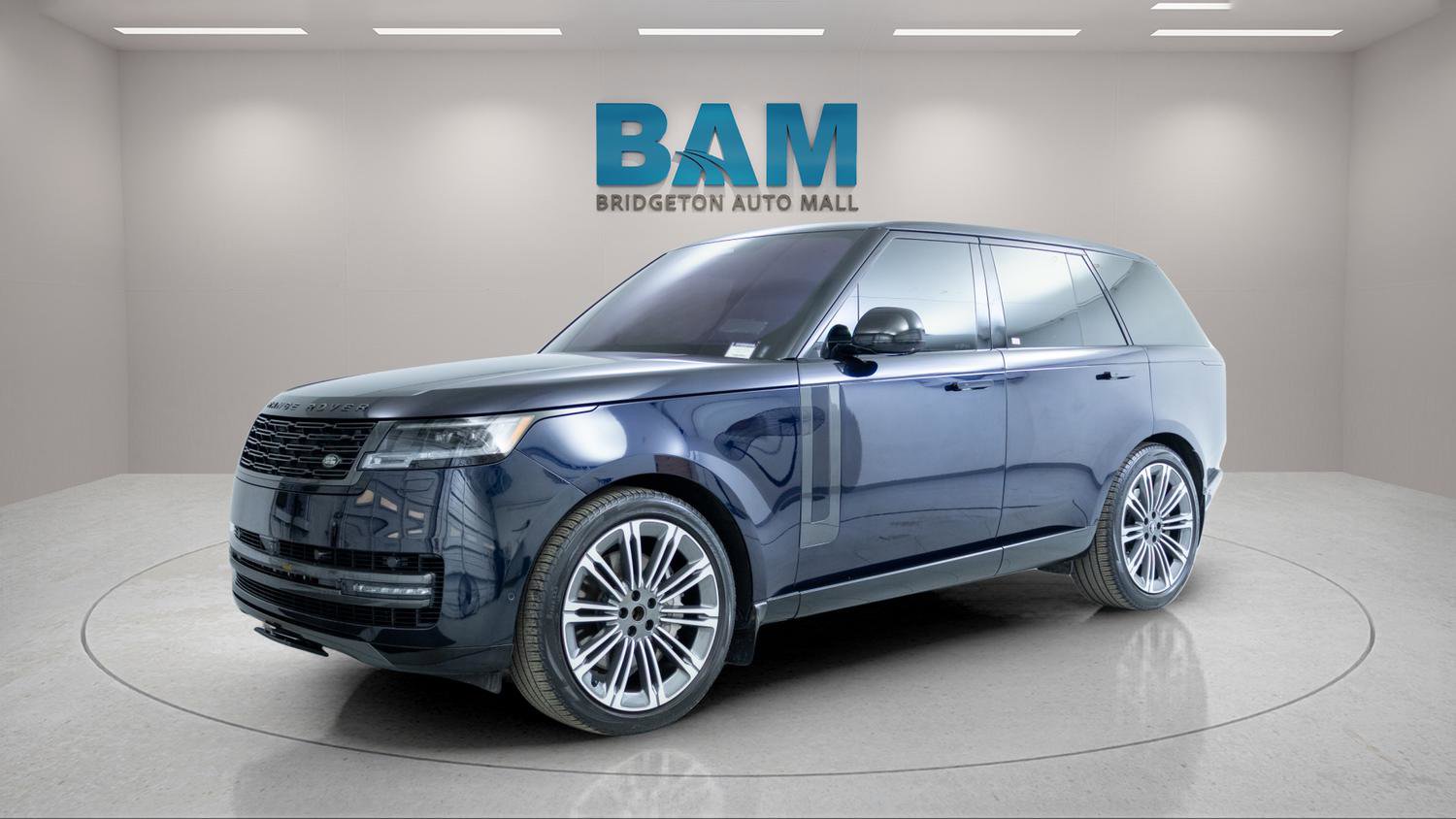 Used 2023 Land Rover Range Rover SE AWD/4WD image 3