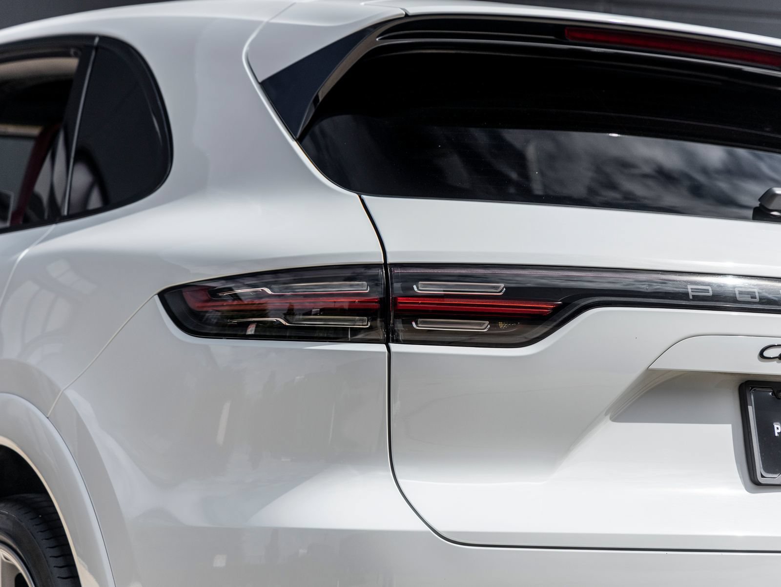 Certified 2023 Porsche Cayenne Turbo AWD/4WD image 13