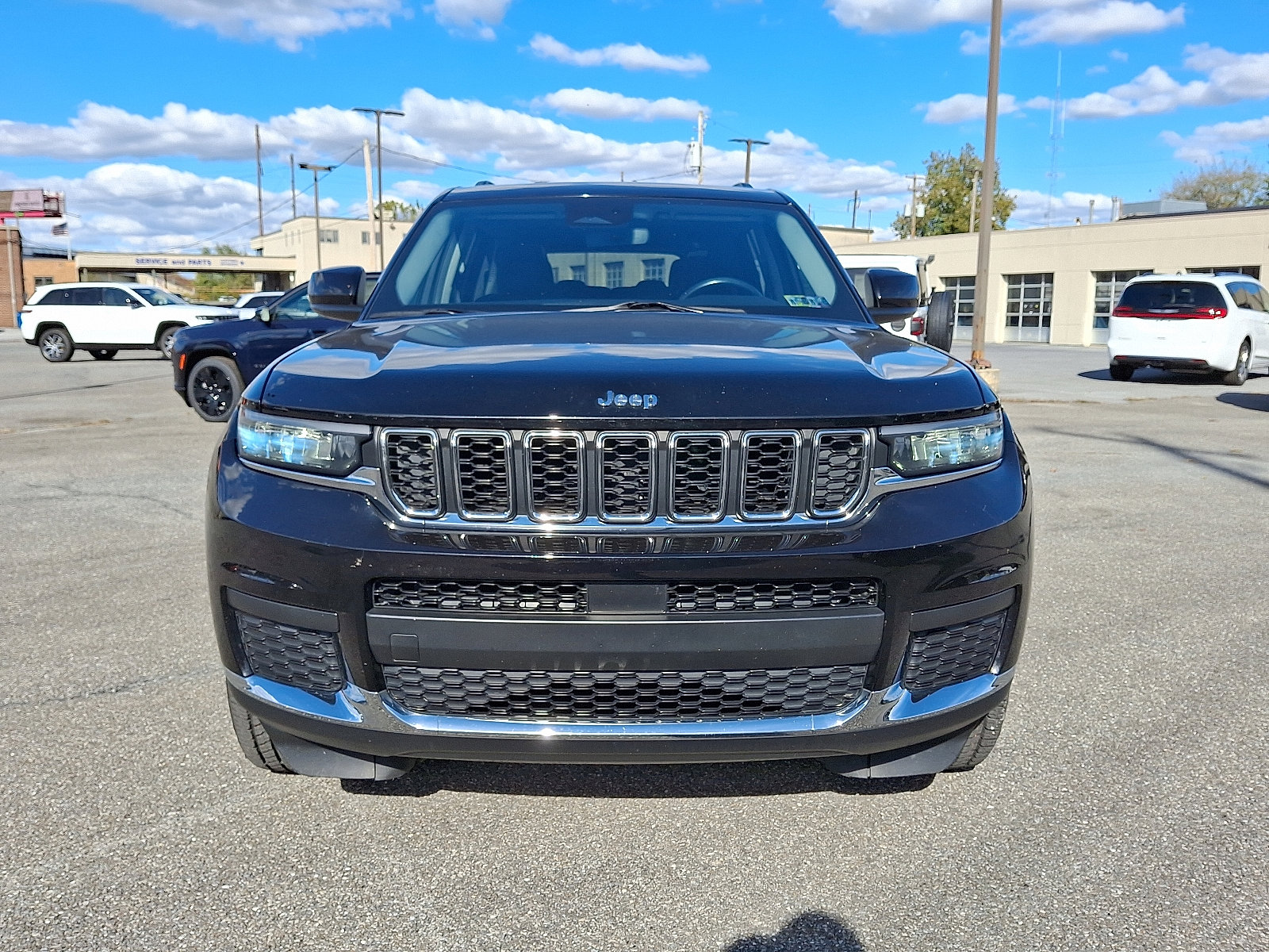 Used 2021 Jeep Grand Cherokee L Laredo w/ Luxury Tech Group I image 2