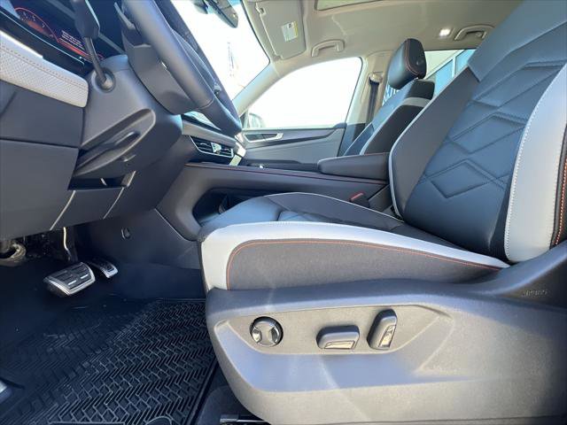 New 2026 Volkswagen Atlas Peak Edition image 12