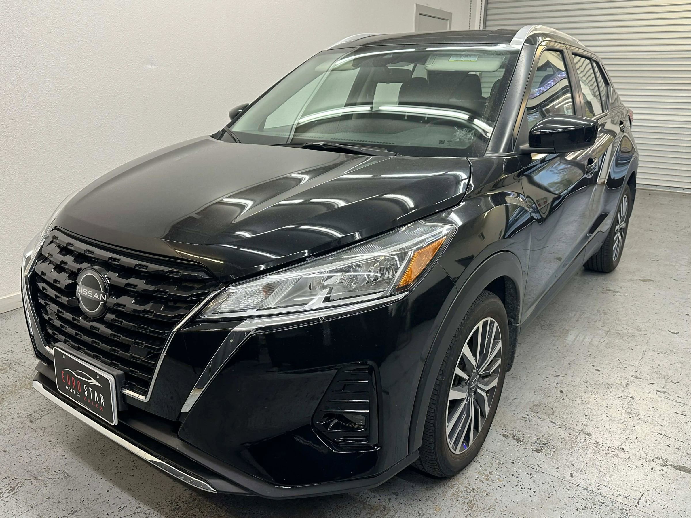 Used 2023 Nissan Kicks SV image 34