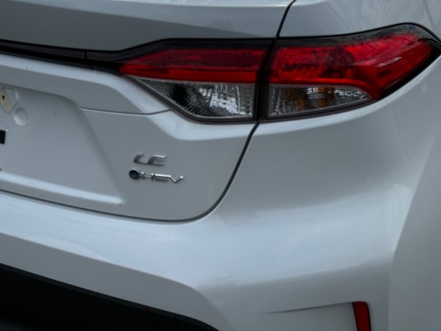 Certified 2025 Toyota Corolla LE w/ LE Premium Package AWD/4WD image 32