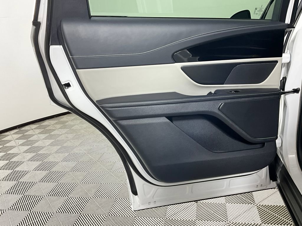 Certified 2024 Lincoln Nautilus Reserve AWD/4WD image 25