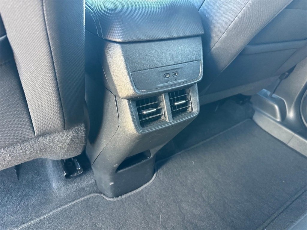 Used 2025 Chevrolet Equinox LT image 11