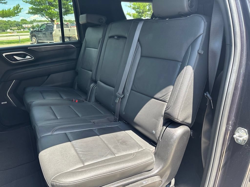 Used 2024 Chevrolet Suburban LT AWD/4WD image 37