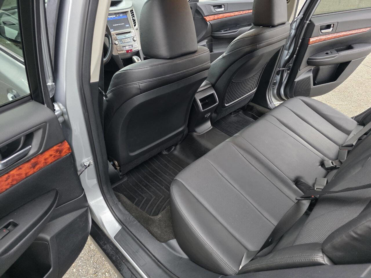 Used 2012 Subaru Outback 3.6R Limited image 39