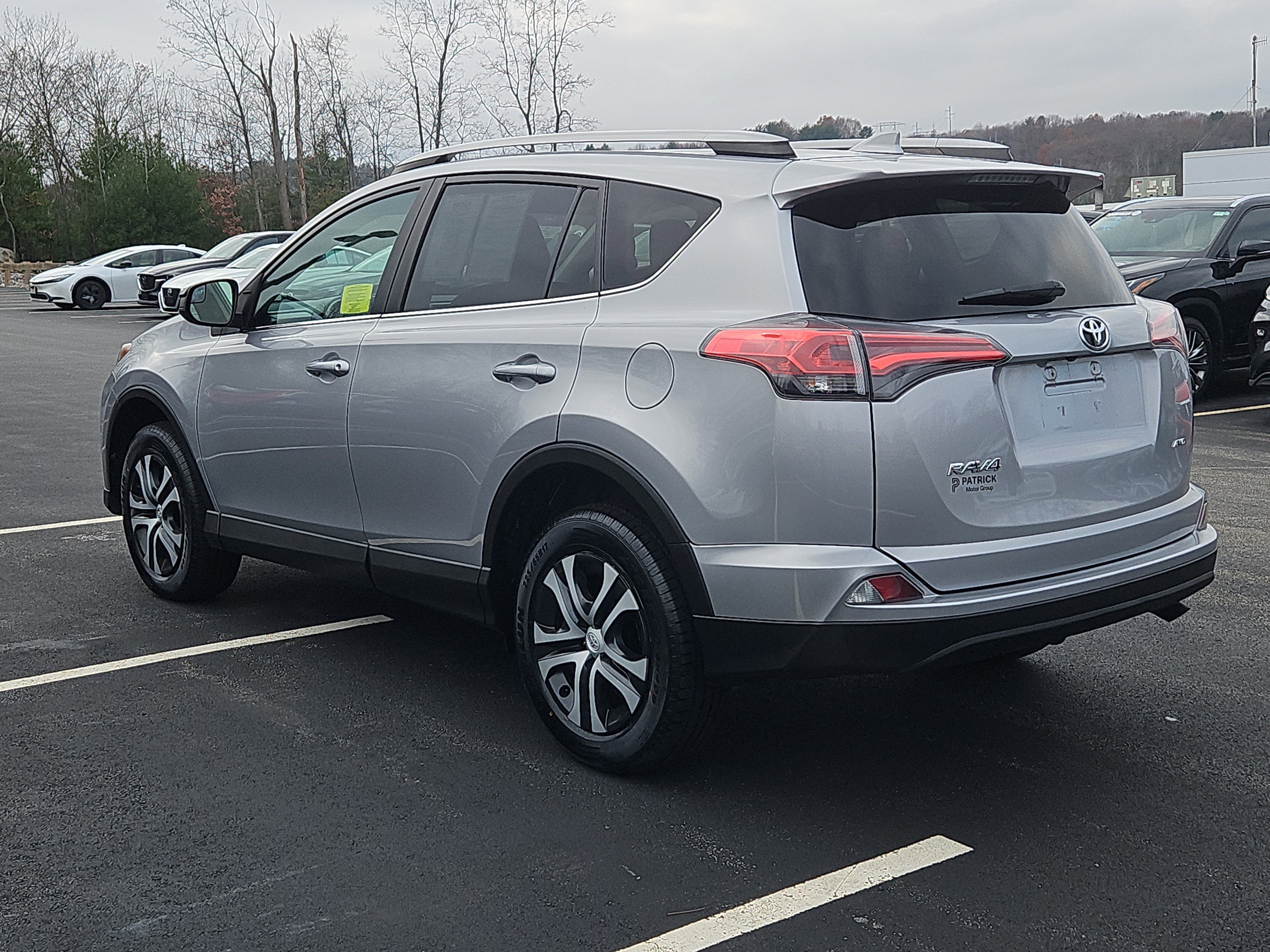 Used 2017 Toyota RAV4 LE image 19